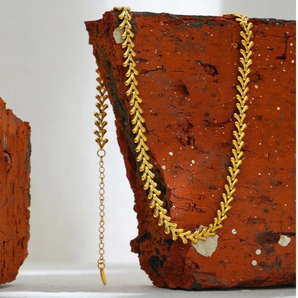 New 18K Gold Plated Fishbone Leaf Link Necklace - Picture 1 of 6